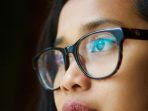 Benarkah Kacamata Anti Radiasi Efektif Menjaga Mata?