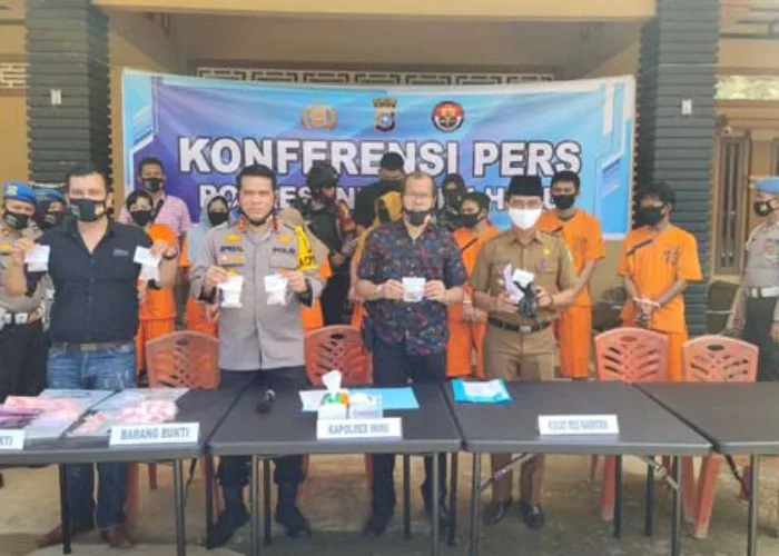 Keluarga Besar Mak Gadi di Inhu Riau Ditangkap