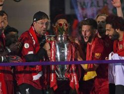 Liverpool Angkat Trofi Juara, Klopp Akui Sempat Putus Asa