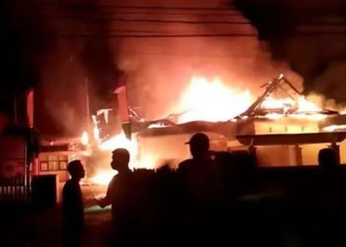 Diduga Konsleting Listrik, Gudang Farmasi Dinkes Inhu Terbakar