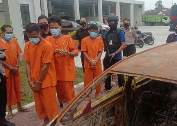 Polda Riau Bekuk Kawanan Rampok Sadis Bersenpi