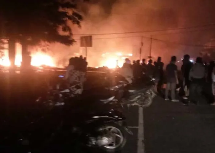 15 Kios dan Rumah Warga di Sekip Hulu Inhu Riau Ludes Terbakar