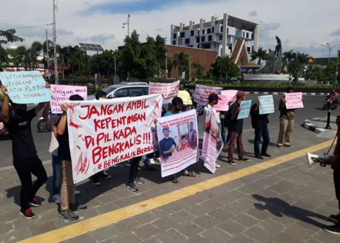 Gubernur Syamsuar Tunjuk Plt Bupati Bengkalis, Mahasiswa Demo