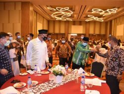 Pemko Padang Beri Penghargaan 64 Badan Usaha, Organisasi Sosial dan Pemangku Kepentingan Peduli Covid-19
