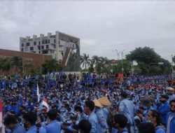 Ribuan Mahasiswa Siang Ini Kembali ke Jalan, Desak Pemerintah Cabut UU Cipta Kerja