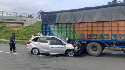Tak Tahan Kantuk, Sopir Toyota Innova Tabrak Pembatas Tol Pekanbaru-Dumai