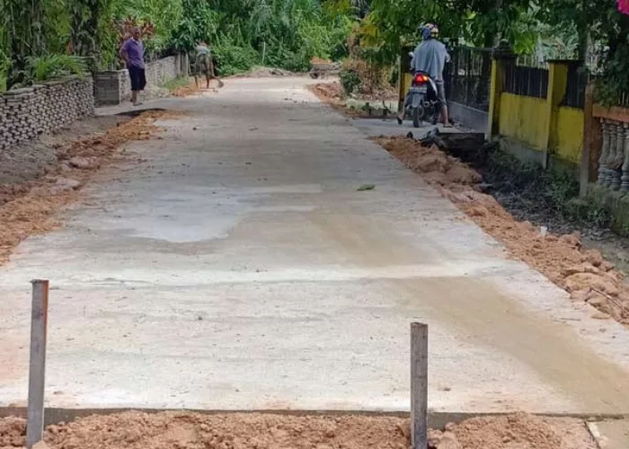 Empat Kelurahan di Pasir Penyu Inhu Serentak Semenisasi Jalan