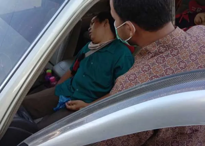 Temukan Kendaraan Parkir di Pinggir Jalan, Begitu Dilihat 3 Penumpangnya Sudah Kejang