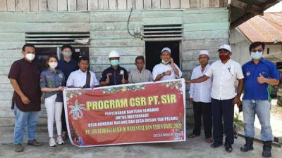 PT SIR Salurkan Bantuan ke Desa Dusun Tua Pelang dan Bongkal Malang Inhu