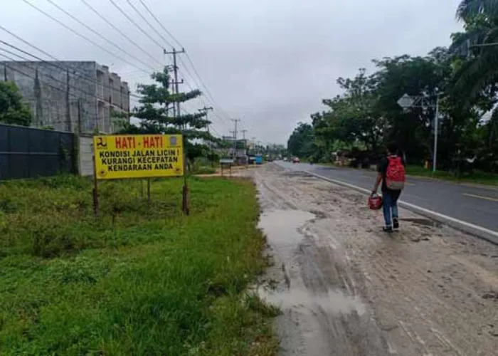 Polres Inhu Surati Soal Jalan Rengat-Pematang Reba Licin, Satker Pelaksanaan Jalan Nasional Segera Perbaiki
