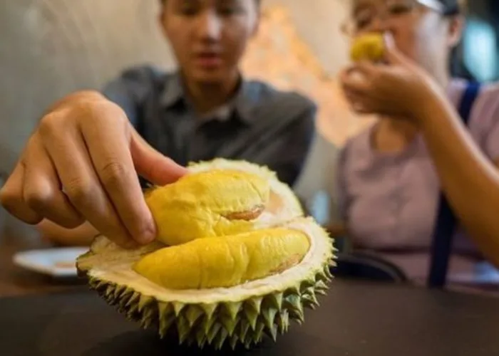 Kalau Makan Durian, Jangan Bersama Makanan dan Minuman Berikut