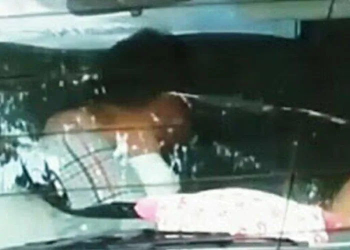 Mobil di Parkiran Pasar Bergoyang, Warga Emosi Saat Intip Oknum PNS Lagi Mesum