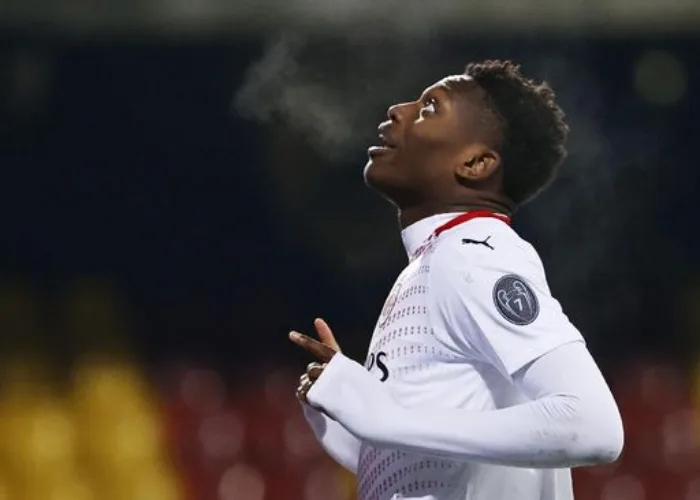 AC Milan Kalahkan Benevento dengan 10 Pemain