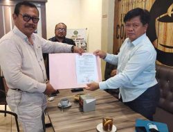 Ir Selamat MM Resmi Jabat Ketua DPD IKJR Inhu, DPP IJKR Riau Serahkan SK