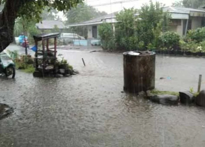 Kota Padang Terendam Banjir, BMKG Keluarkan Peringatan Dini