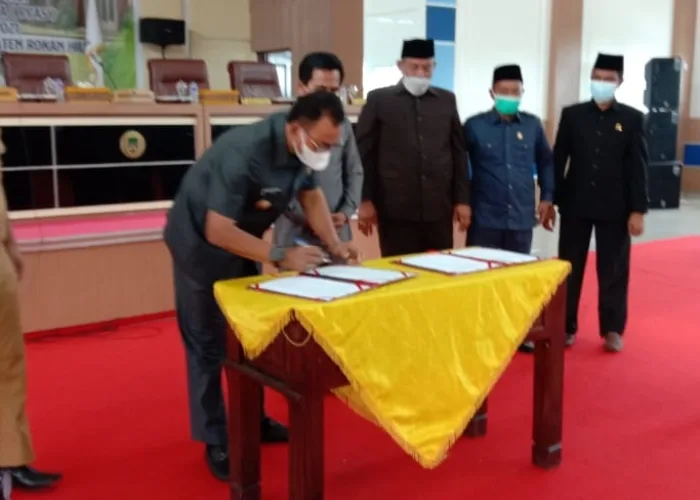 DPRD Sepakati KUA-PPAS APBD 2021, Bupati Suyatno: Tak Ada Niat Memperlambat Pengesahan