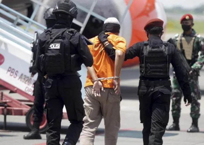 Densus 88 Antiteror Ringkus Ratusan Teroris di Berbagai Daerah