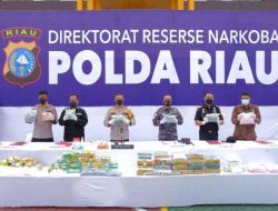 Polda Riau Amankan 80,42 Kg Sabu dan 68.636 Butir Ekstasi dari 12 Tersangka