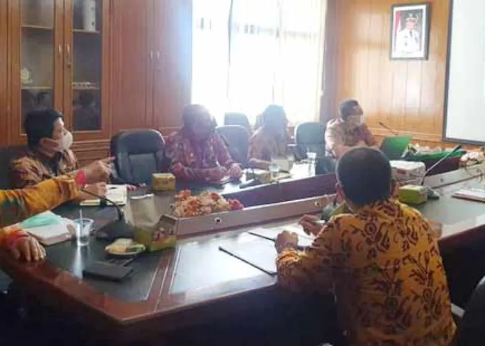 Bupati Sukiman Minta TPBD Lacak Titik Koordinat Batas Rohul-Kampar