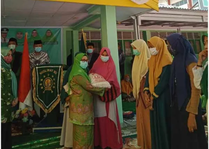 Muslimat NU Riau Rayakan Harlah ke-75 dengan Menyantuni Kaum Dhuafa