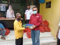 Tingkatkan Keselamatan Kerja, DLH Inhu Serahkan Seragam Petugas Kebersihan