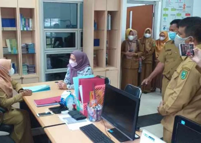 Berulang Kali Raih Penghargaan, Bupati Rezita Minta PPID Tingkatkan Prestasi