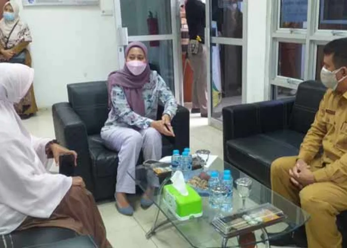 Minimalisir Kerumunan, Bupati Rezita Minta Diskominfo Buat Aplikasi Pasar
