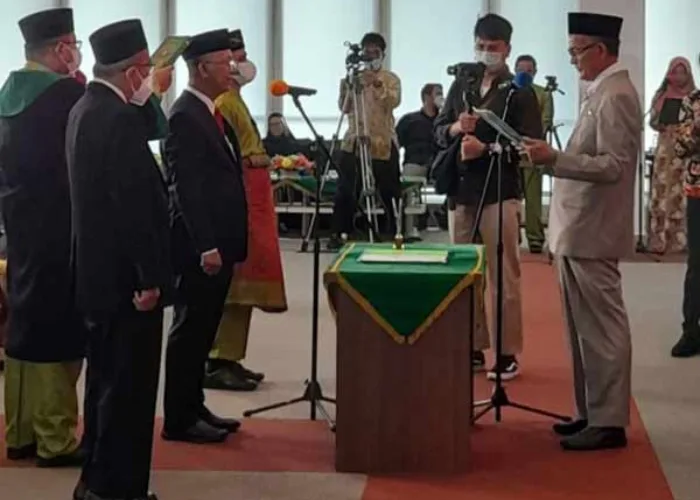 Lantik Syafrinaldi Sebagai Rektor, Nurman: UIR Miliki Rektor Visioner