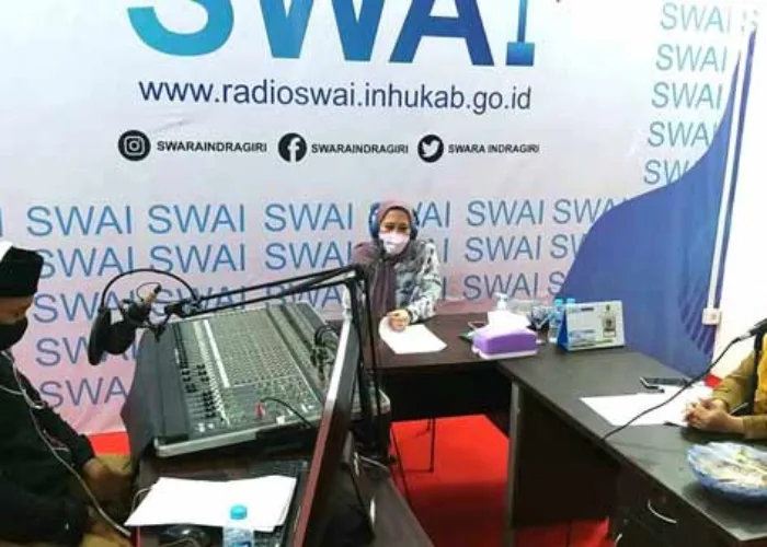 Talkshow Swai FM, Bupati Rezita: Jangan Sampai Masyarakat Menunggu