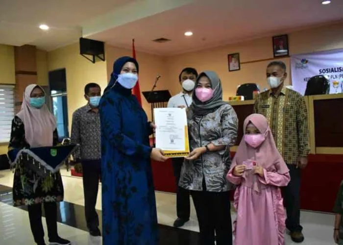 Terobosan Bupati Rezita Percepat Penerbitan Dokumen Kependudukan Warga Inhu