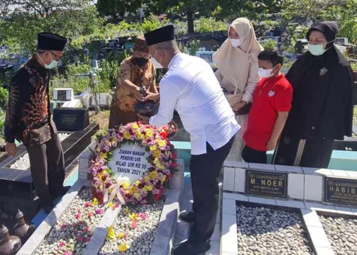 Diawali Ziarah Makam, ‘Uji Nyali’ Guru Besar Sampai Pemberian Reward