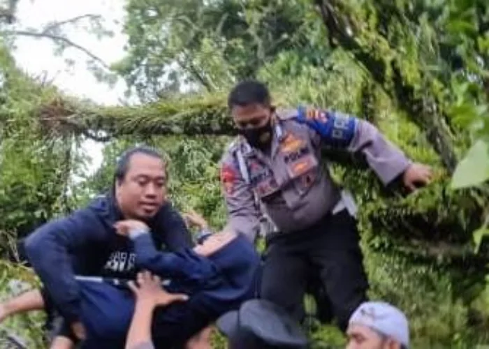 Tingginya Curah Hujan Sebabkan Banjir dan Longsor Sejumlah Daerah di Sumbar