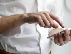 Negara Ini Anjurkan Warganya Buang HP Buatan China