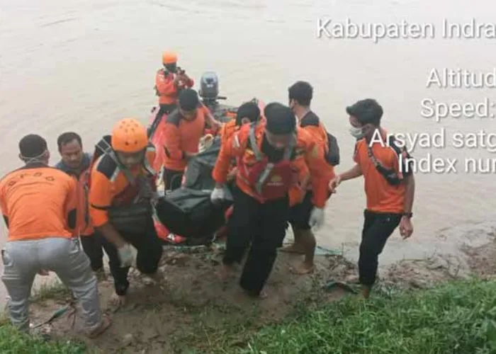 Rencana Mancing Batal, Pompong Terbalik Dihantam Gelombang, Tim SAR Temukan Jasad Warga Rengat Mengapung di Sungai Indragiri