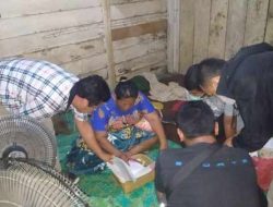 Sibuk Rekap Nomor Togel, Tak Sadar Diintai Polisi, Wanita Paruh Baya di Inhu Akhirnya Ditangkap
