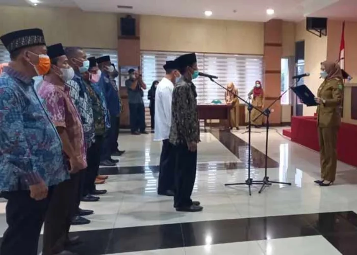 Kukuhkan Pengurus FKUB, Bupati Rezita: Kerukunan Antar Umat Beragama Jadi Faktor Penting Pembangunan Inhu