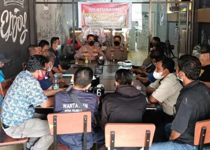 Sempena Sumpah Pemuda, Kapolres Inhu Ngopi Bareng Wartawan