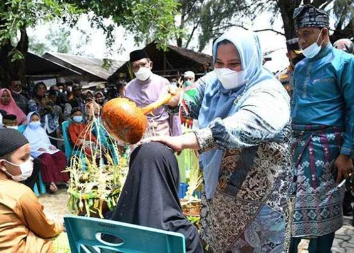 Upaya Warga Rupat Utara Bengkalis Terhindar dari Malapetaka Lewat Tradisi Mandi Safar
