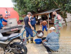 Ratusan Warga Desa Penyaguhan Terdampak Banjir Kini Butuh Sembako, KPBD Inhu Kirim Air Bersih