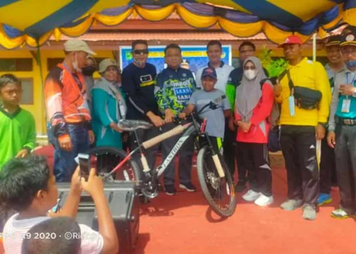 Meriahkan HUT Korpri dan HGN, Forkopincam Seberida Inhu Gelar Sepeda Santai