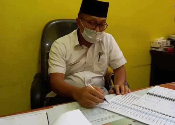Kondisi SDN 006 Petonggan Memprihatinkan, Berlantai Tanah Berdinding Kayu Tanpa Kantor Guru dan WC, Ini Penjelasan Disdikbud Inhu