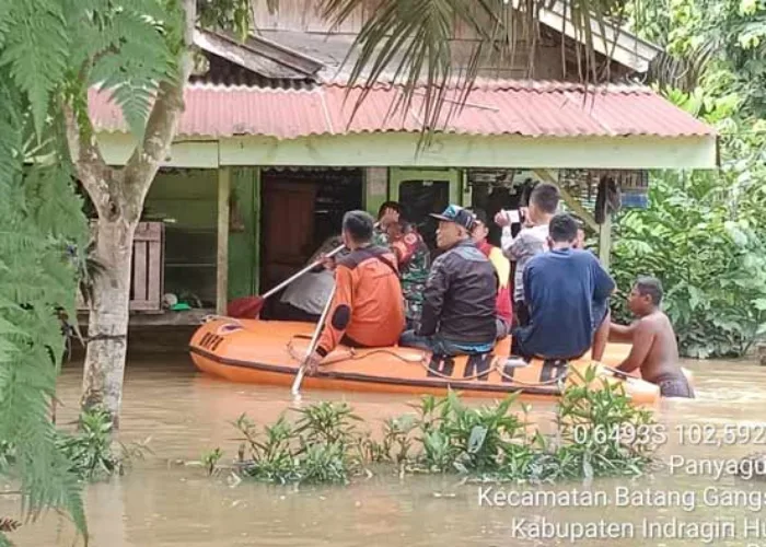 Banjir di Desa Penyaguhan Inhu Mulai Surut, Marwan: Warga Masih Belum Bisa Beraktivitas
