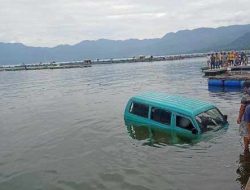 Mobil Pedagang Terjun ke Danau Maninjau, Diduga Inilah Penyebabnya!