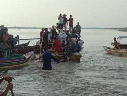 Pompong Tenggelam di Sungai Kampar Pelalawan, 6 Penumpang Meninggal, Anak 10 Tahun Selamat