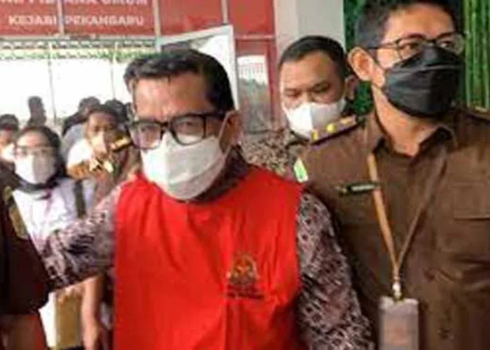 Jaksa Tuntut Dekan FISIP Unri Nonaktif Syafri Harto 3 Tahun Penjara