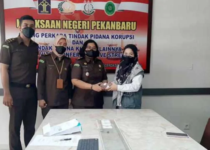 3 Terpidana Korupsi di Pekanbaru Bayar Denda Rp 800 Juta