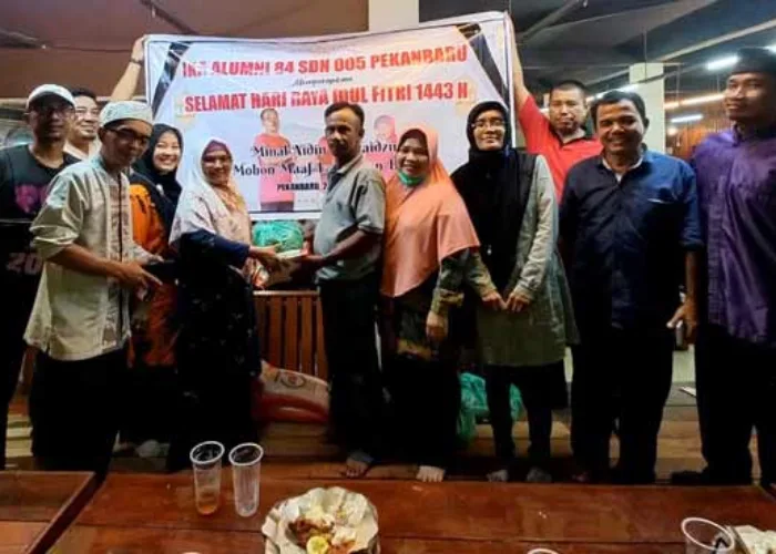Melalui Alumni Peduli, Angkatan 84 SDN 005 Pekanbaru Perkuat Silaturahim