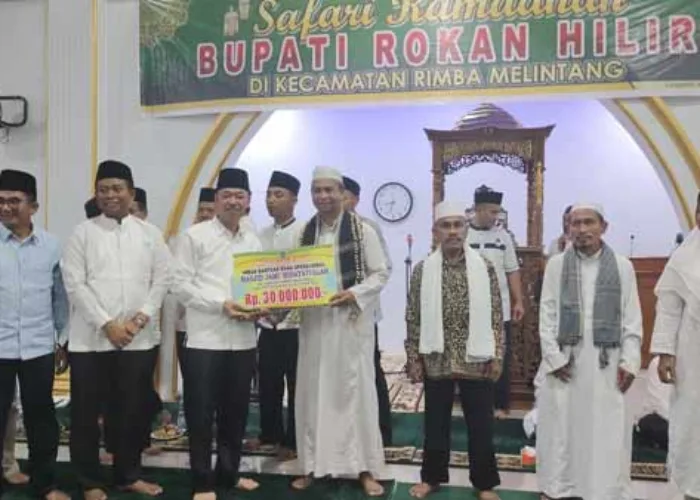 Safari Ramadan Bupati Afrizal dan Wabup Sulaiman ke Tanah Merah, Salurkan Bantuan Rp50 Juta