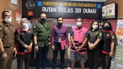 Selewengkan Dana Zakat, Kejari Dumai Jebloskan Pria Ini ke Penjara