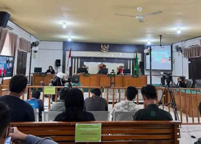 Divonis 1 Tahun Penjara, Mantan Gubernur Riau Annas Maamun Terima Putusan Hakim